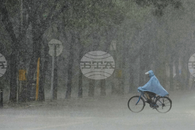 Обилни валежи предизвикаха наводнения и затруднения в придвижването в Албания и Косово 