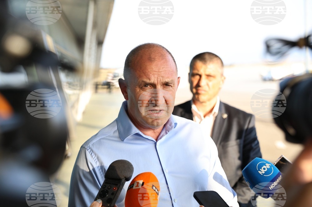 Hungarian Helicopter Lands in Plovdiv, President Radev Welcomes It