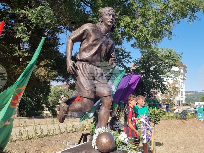 Велико Търново - Трифон Иванов - паметник