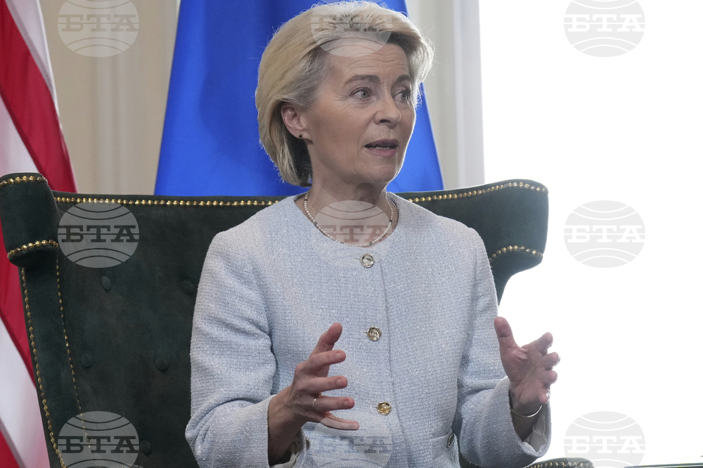 Фон дер Лайен съобщи, че е обсъдила със Зеленски развитието на ситуацията около Украйна и следващите стъпки