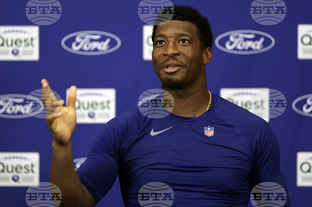 Giants Camp Football