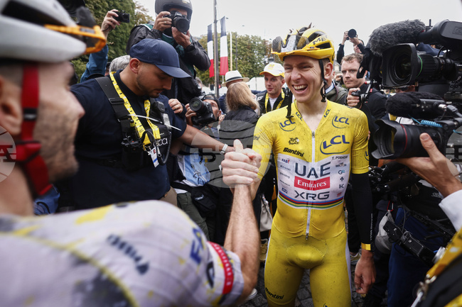 Тадей Погачар спечели колоездачната обиколка на Франция за втора поредна година