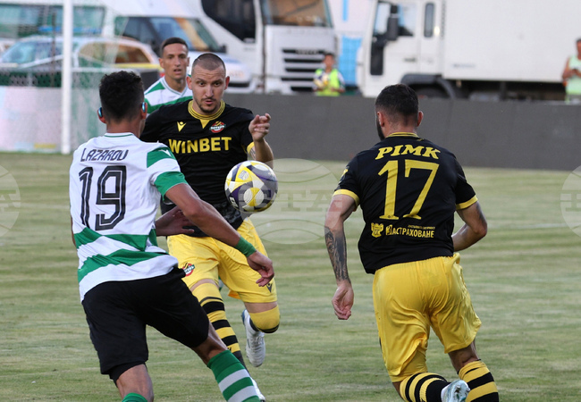 Ръководството на Ботев (Пловдив) с остра позиция срещу съдийството в мача с Черно море