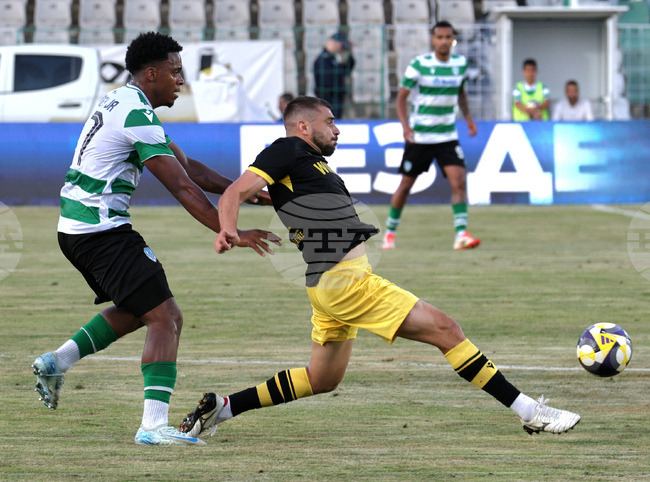 Георги Лазаров реализира два гола за победата на Черно море срещу Ботев Пловдив