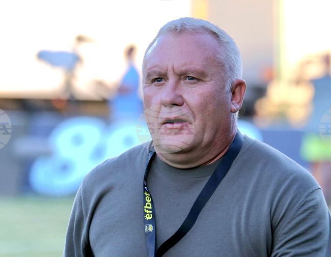 "Днес двата отбора си разделихме по едно полувреме", смята треньорът на Ботев Пловдив Николай Киров