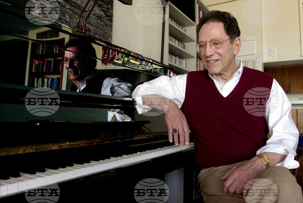 Том Лерър, автор на сатирични песни и математик, почина на 97-годишна възраст