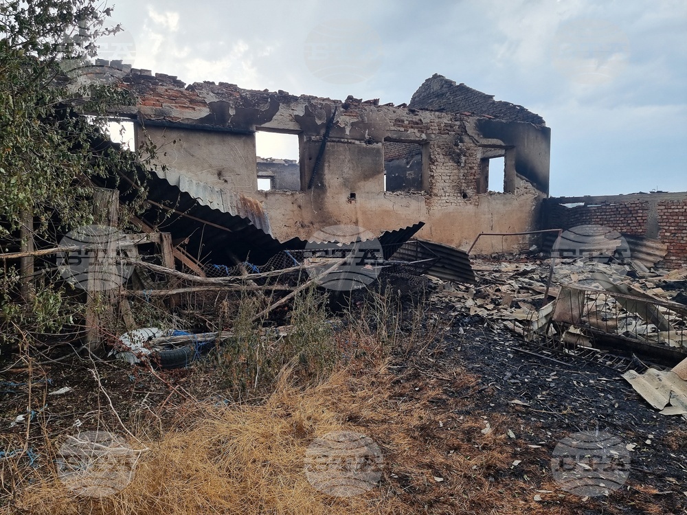 Стопански постройки са изгорели при пожар, предизвикан от неправилно боравене с огън, в село Буковец, област Монтана