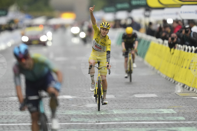 Вече броя годините до края на кариерата ми, призна най-добрият колоездач в момента Тадей Погачар