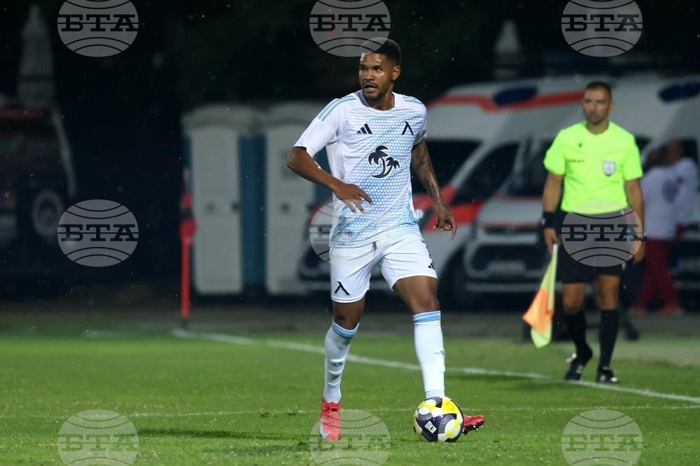 Левски вкара три безответни гола на Хебър в турнира за Купата на България