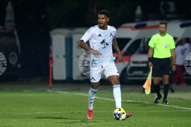 Левски вкара три безответни гола на Хебър в турнира за Купата на България