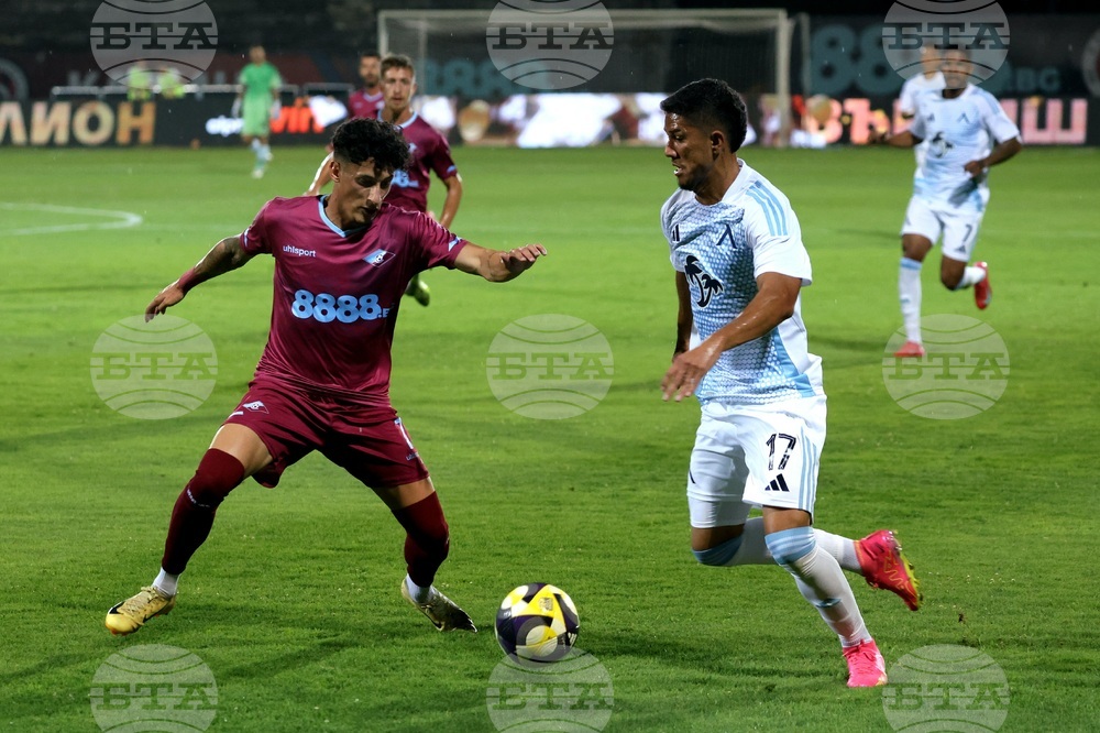 Левски направи обрат при гостуването си на Септември