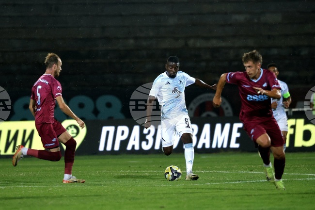 Левски спечели срещу Септември във втория кръг от шампионата