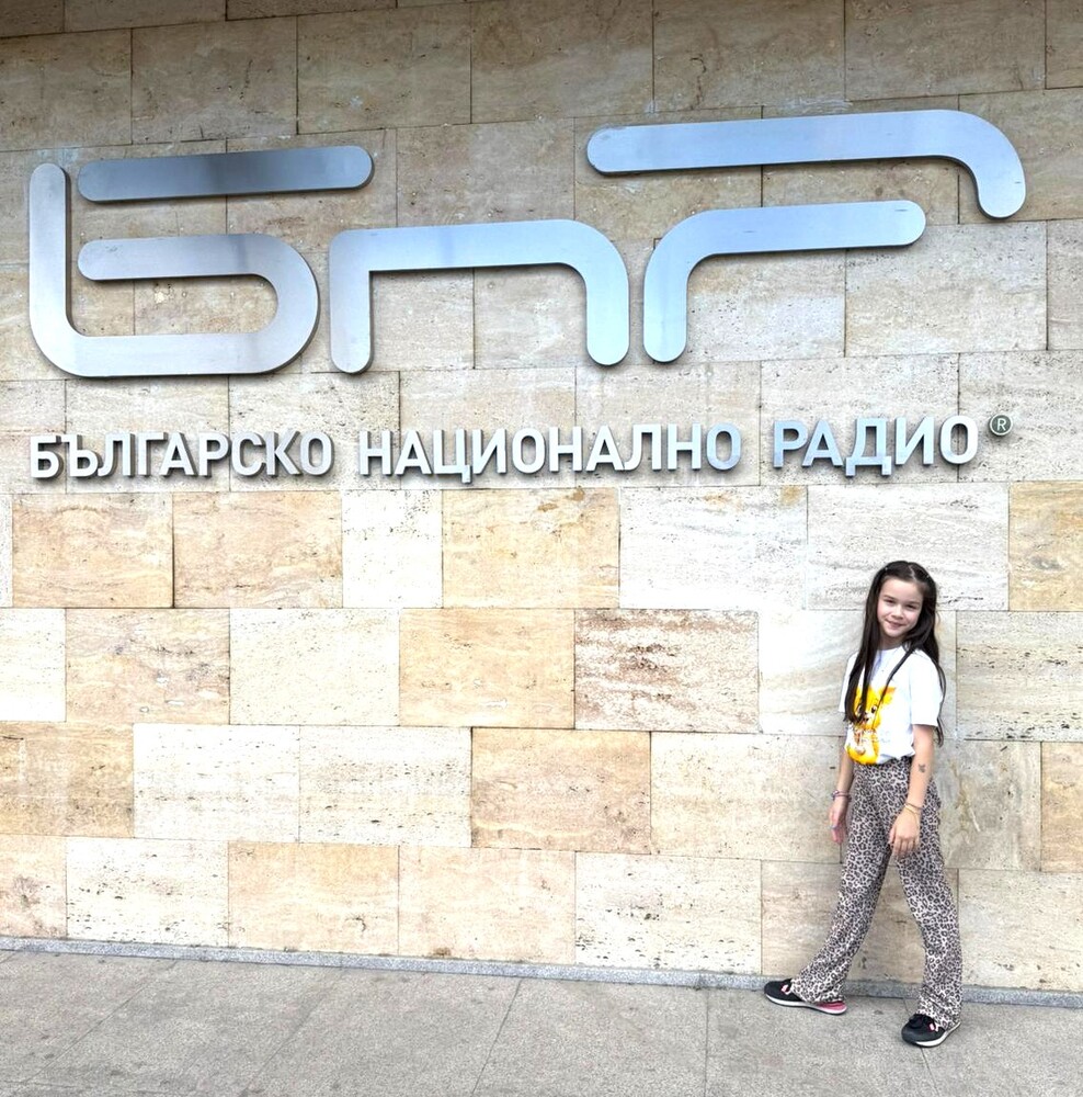 Анаис Бранкар от Българското училище „Иван Вазов“ в Париж бе отличена в Детския литературен конкурс "Искри"