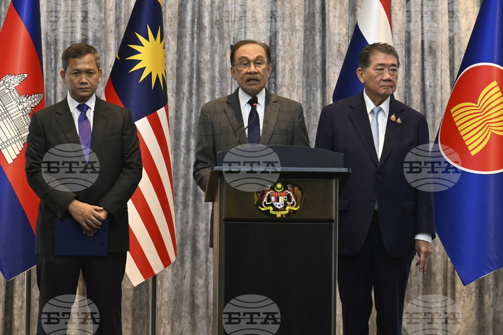 Китай ще остане в тясна връзка с Камбоджа и Тайланд след споразумението за прекратяване на огъня между двете страни 