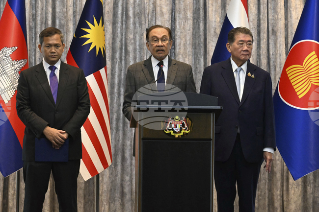 Китай ще остане в тясна връзка с Камбоджа и Тайланд след споразумението за прекратяване на огъня между двете страни 