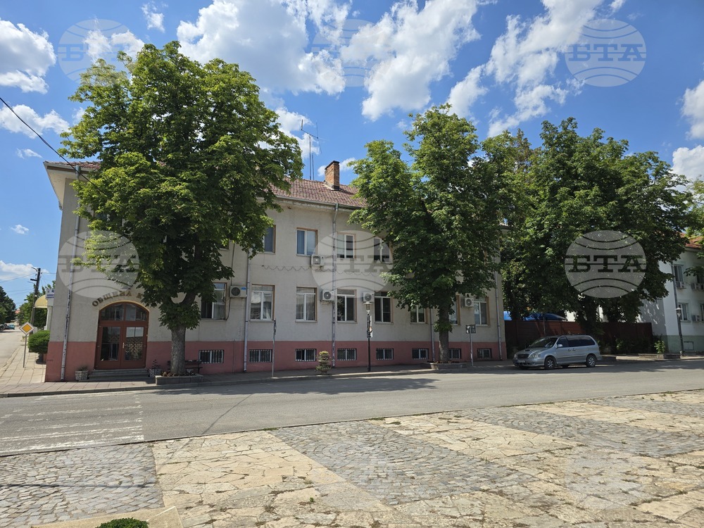 Бурята от снощи е нанесла щети в селата Старопатица и Полетковци, съобщи кметът на община Кула д-р Владимир Владимиров