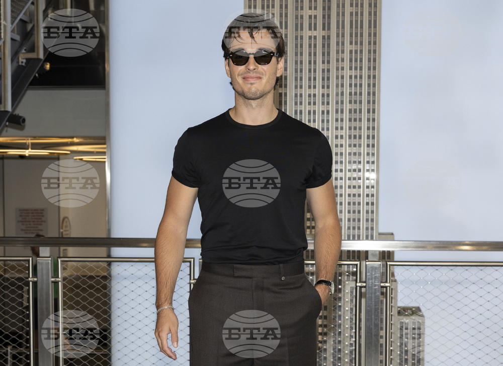 "My Oxford Year" Cast Visit the Empire State Building