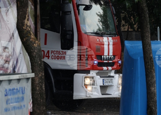 Пожар е горял в бившето кино „Възраждане“ в София, но вече е потушен