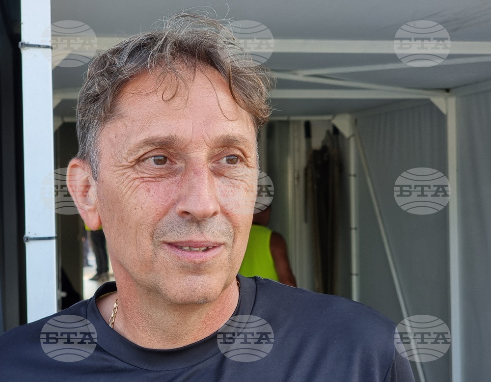 "Трябва да работим много и да можем да вдигаме нивото", каза след успеха над Славия треньорът на Добруджа Атанас Атанасов