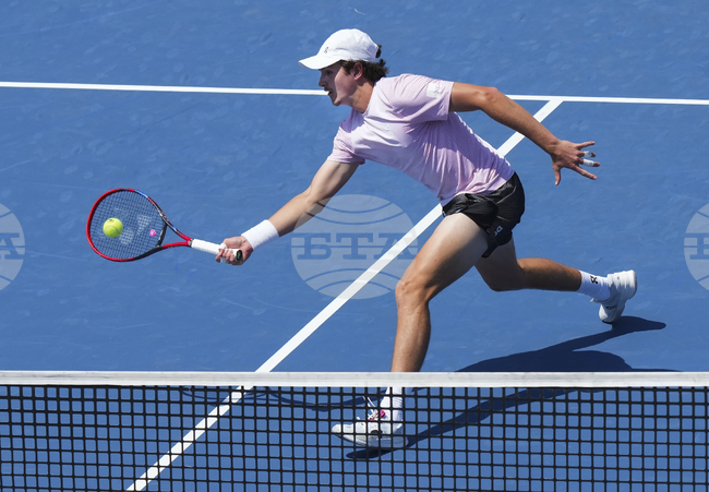 Жоао Фонсека спря серия от поражения с победа в първия кръг на турнира от сериите "Мастърс 1000" в Синсинати