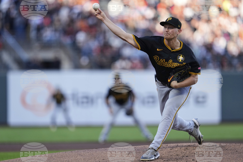 Pirates Giants Baseball