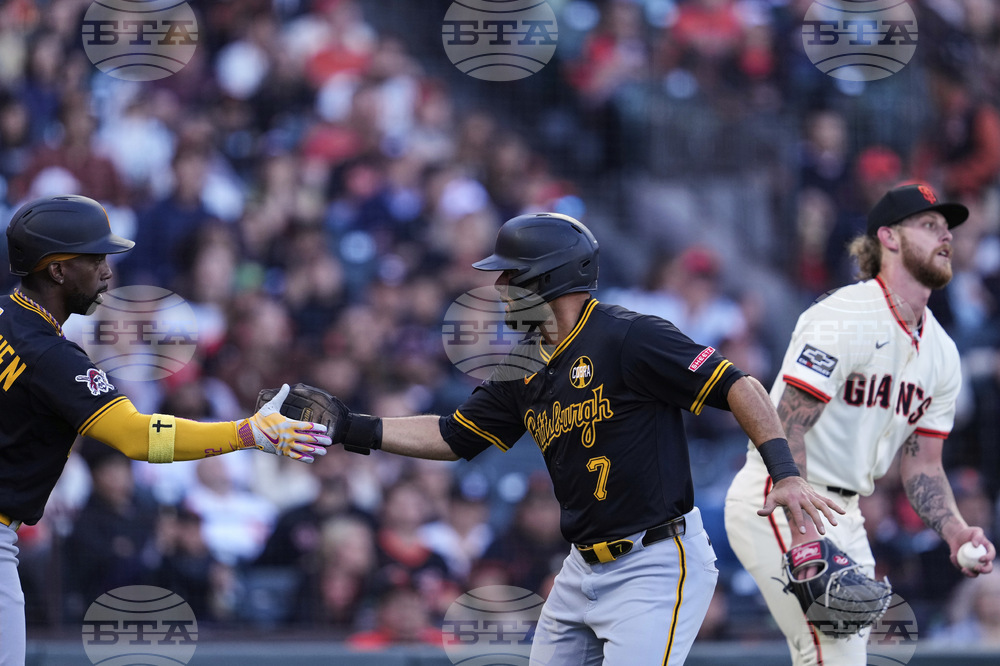 Pirates Giants Baseball