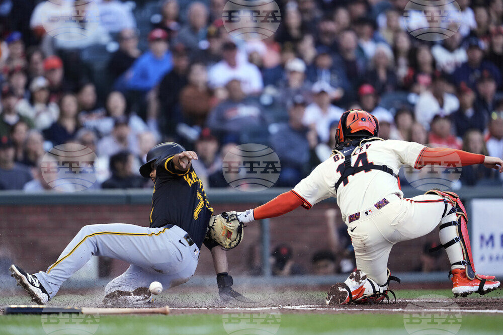 Pirates Giants Baseball