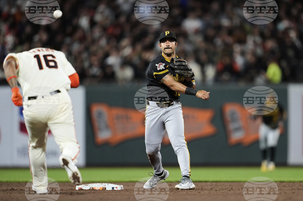 Pirates Giants Baseball