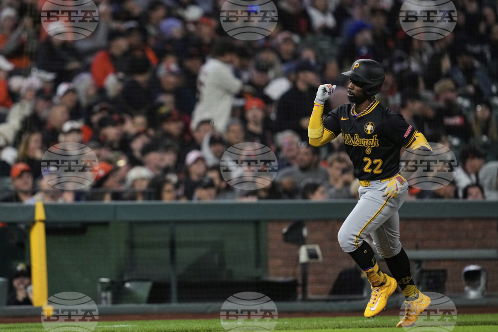 Pirates Giants Baseball