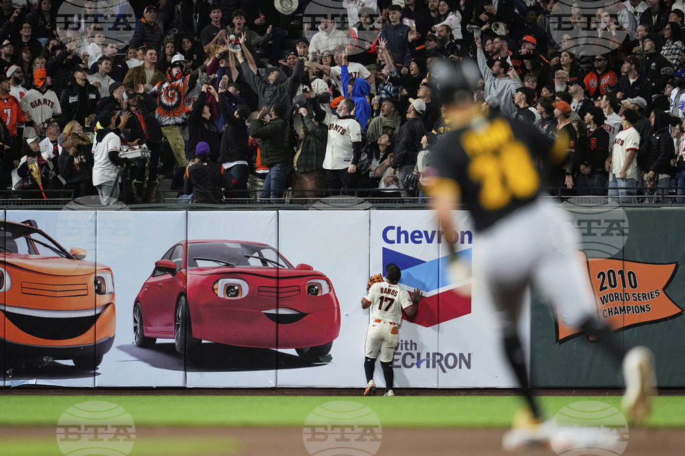 Pirates Giants Baseball