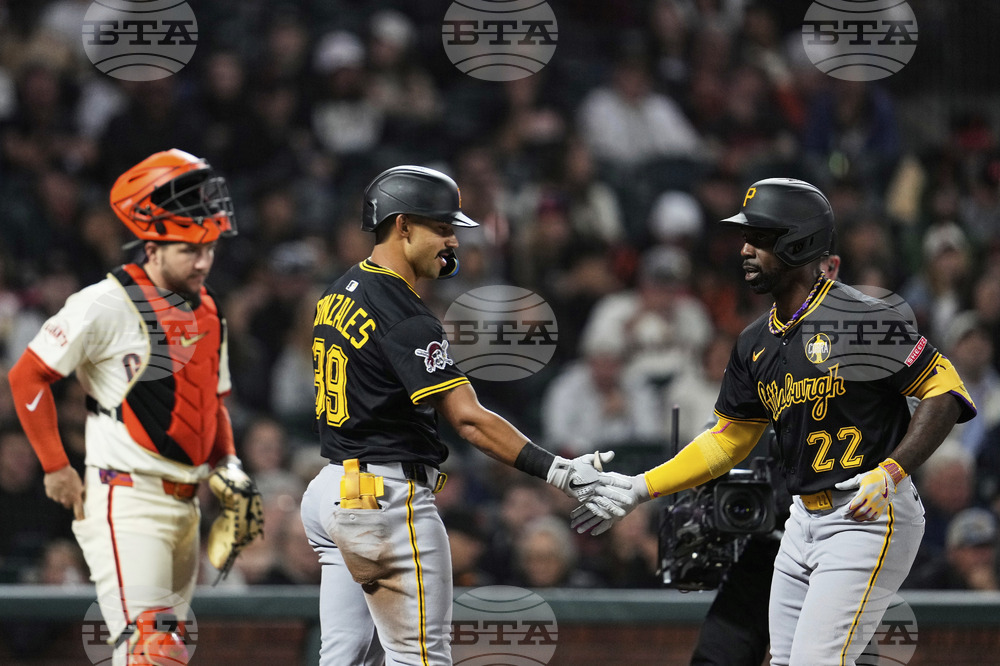 Pirates Giants Baseball