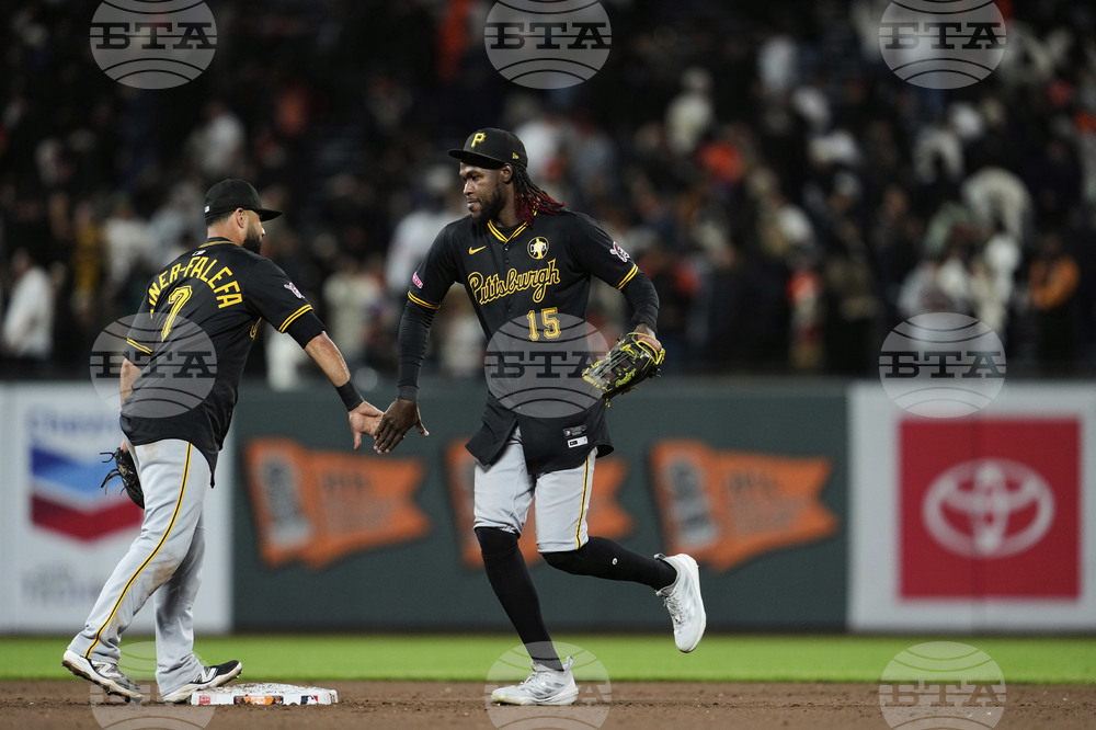 Pirates Giants Baseball