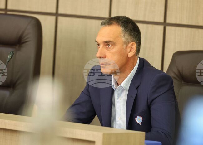 Кметът на Бургас Димитър Николов предлага общината да закупи оборудване за местната пожарна 