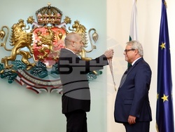 Румен Радев - Жоел Мейер - награждаване