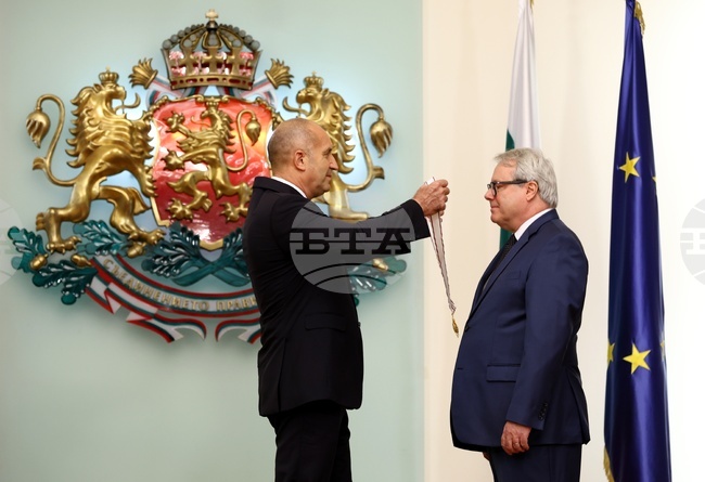 Посланикът на Франция Жоел Мейер беше удостоен с орден „Мадарски конник“ – първа степен от президента Румен Радев 