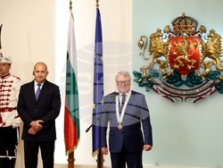 Румен Радев - Жоел Мейер - награждаване