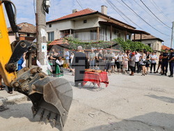 Село Йоаким Груево - реконструкция - първа копка