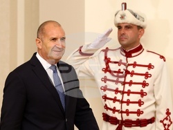 Румен Радев - Симон ван дер Бург - награждаване