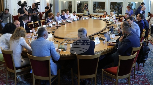 Комисията по бюджет и финанси ще разгледа законопроекта за промени на удължителния закон за бюджета, внесен от служебното правителство