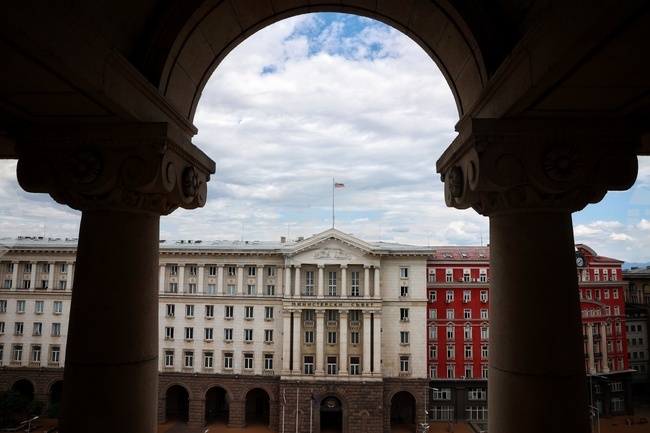 Правителството предложи Румен Спецов за особен търговски представител в „Лукойл Нефтохим“, съобщи министърът на икономиката Петър Дилов 