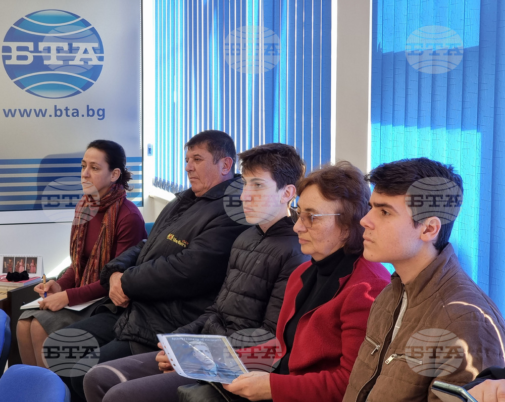 Национален пресклуб на БТА Варна - среща - "Паметните знаци за Левски"