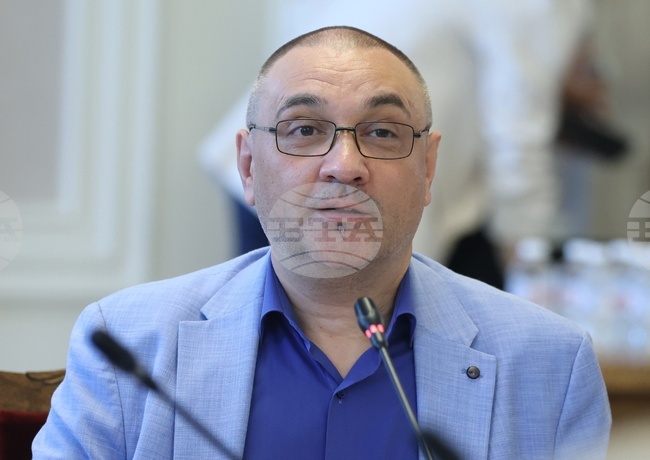 Комисията по образованието и науката в Народното събрание обсъжда днес четири законопроекта