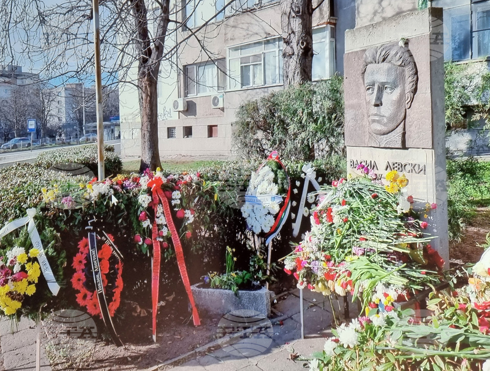 Национален пресклуб на БТА Варна - среща - "Паметните знаци за Левски"