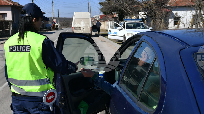 Водачи, шофирали с концентрация на алкохол 2,02 промила и скорост 109 км/ч, са установени по пътищата в Разградско по време на празниците