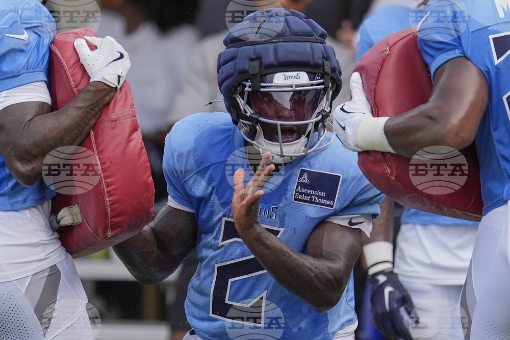 Titans Camp Football