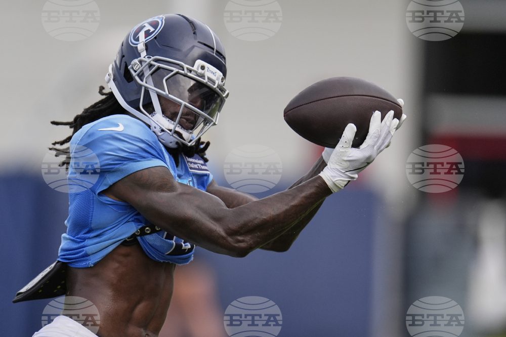 Titans Camp Football