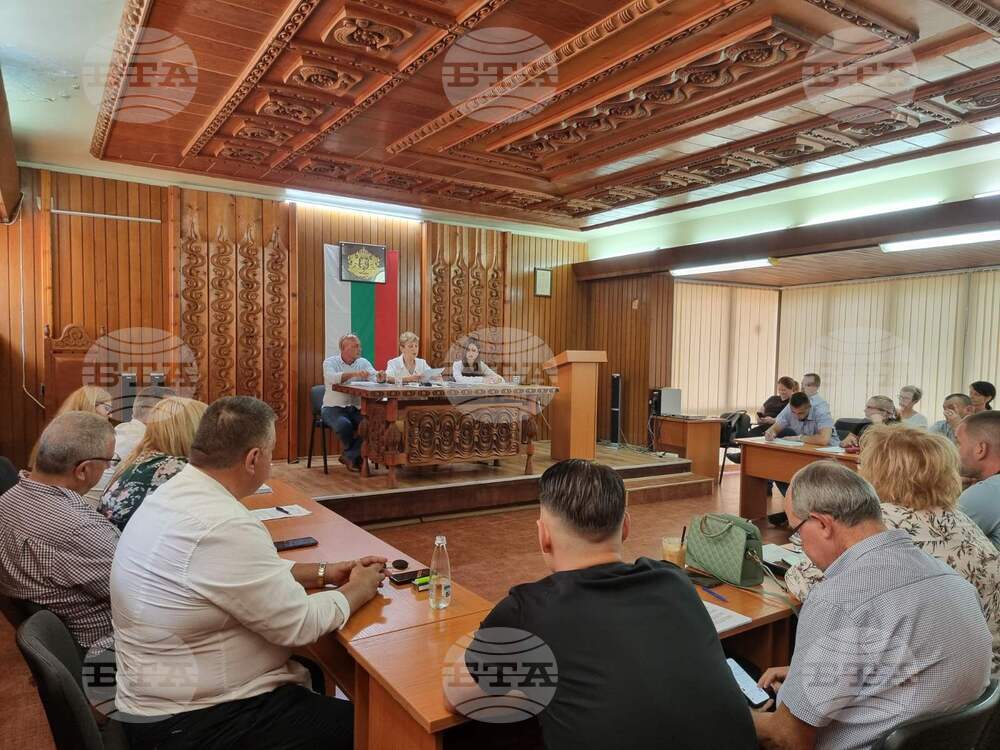 Общинският съвет в Сопот освободи предсрочно един от заместник-председатели си и избра на негово място нов