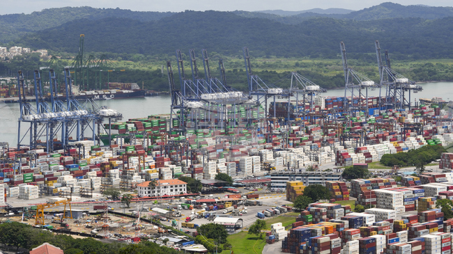 Китай заяви, че ще защитава законните права на своите компании, след като Панама анулира договори за концесията на пристанища
