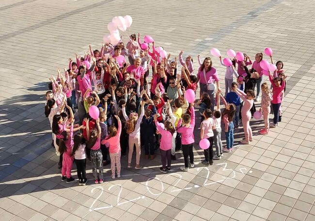 Ден на розовата фланелка в Ловеч: Доброто започва от нас