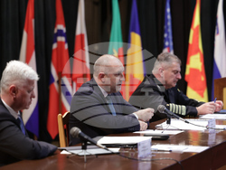 Румен Радев се запозна с анализа на състоянието и подготовката на Въоръжените сили през 2022 година